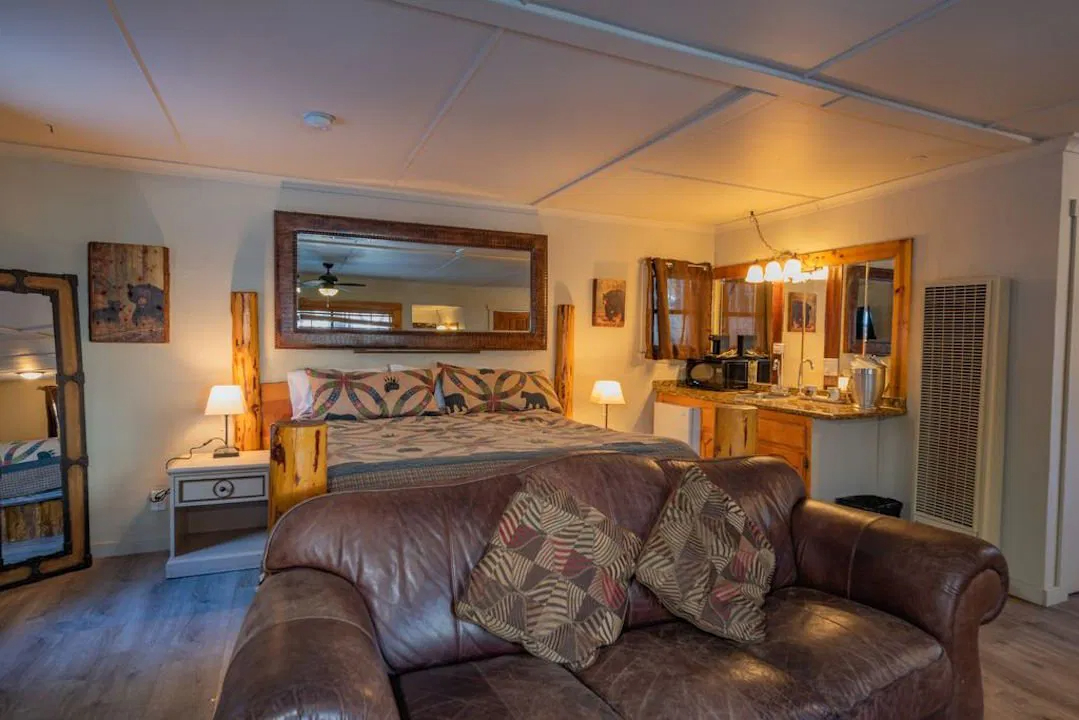 Gretchen Cabin interior at The Burgundy — view 6