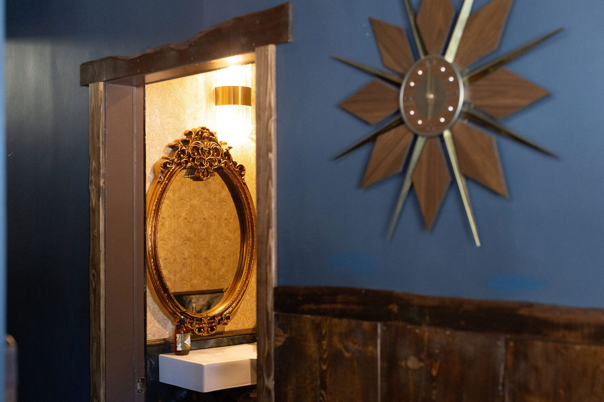 Fireplace nook for breakout sessions