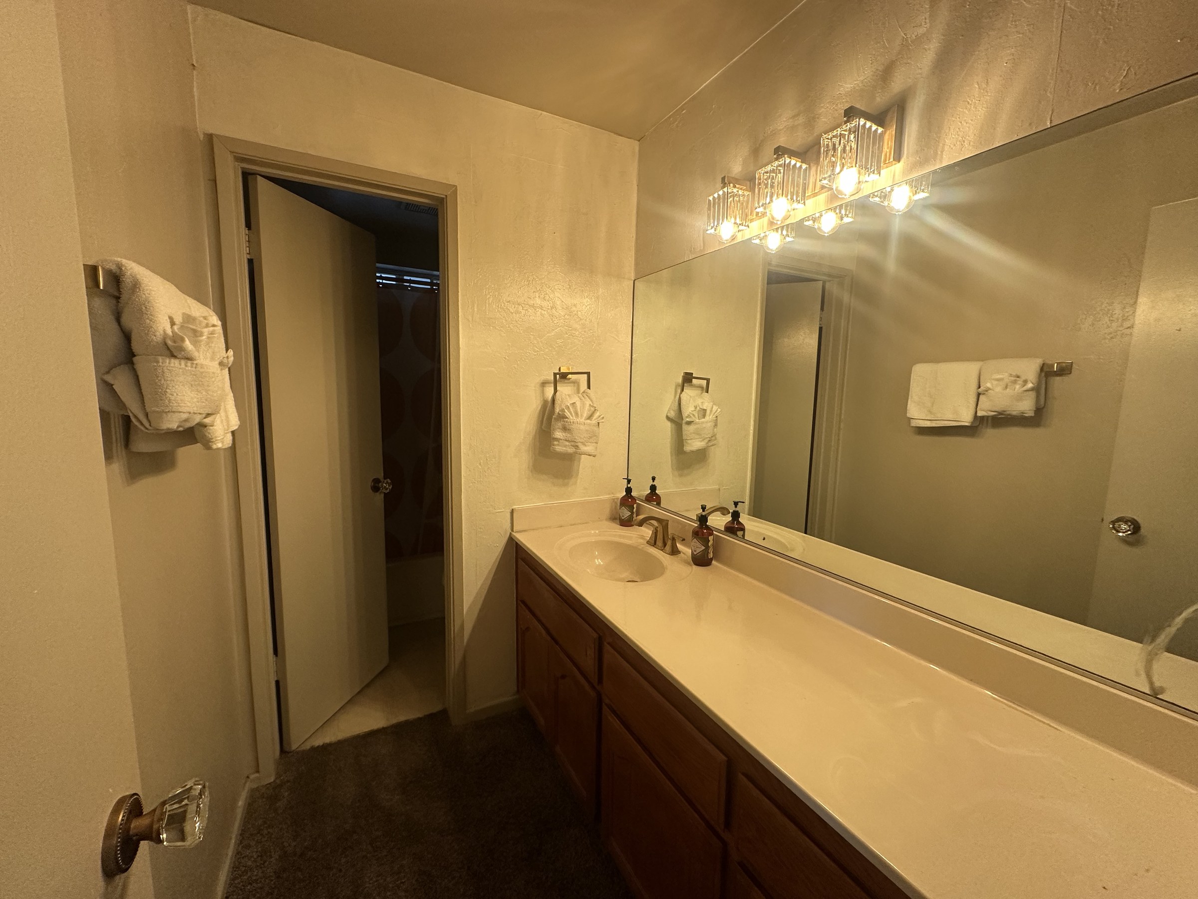 Deluxe Triple interior at The Burgundy — view 3